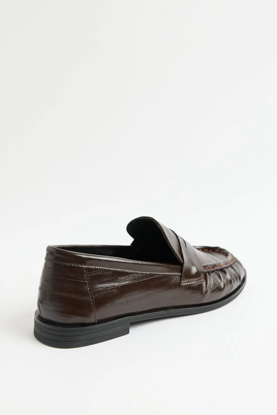 Loafer 2517 - Klasik Deri Görünümlü Oval Burun Kadın Loafer