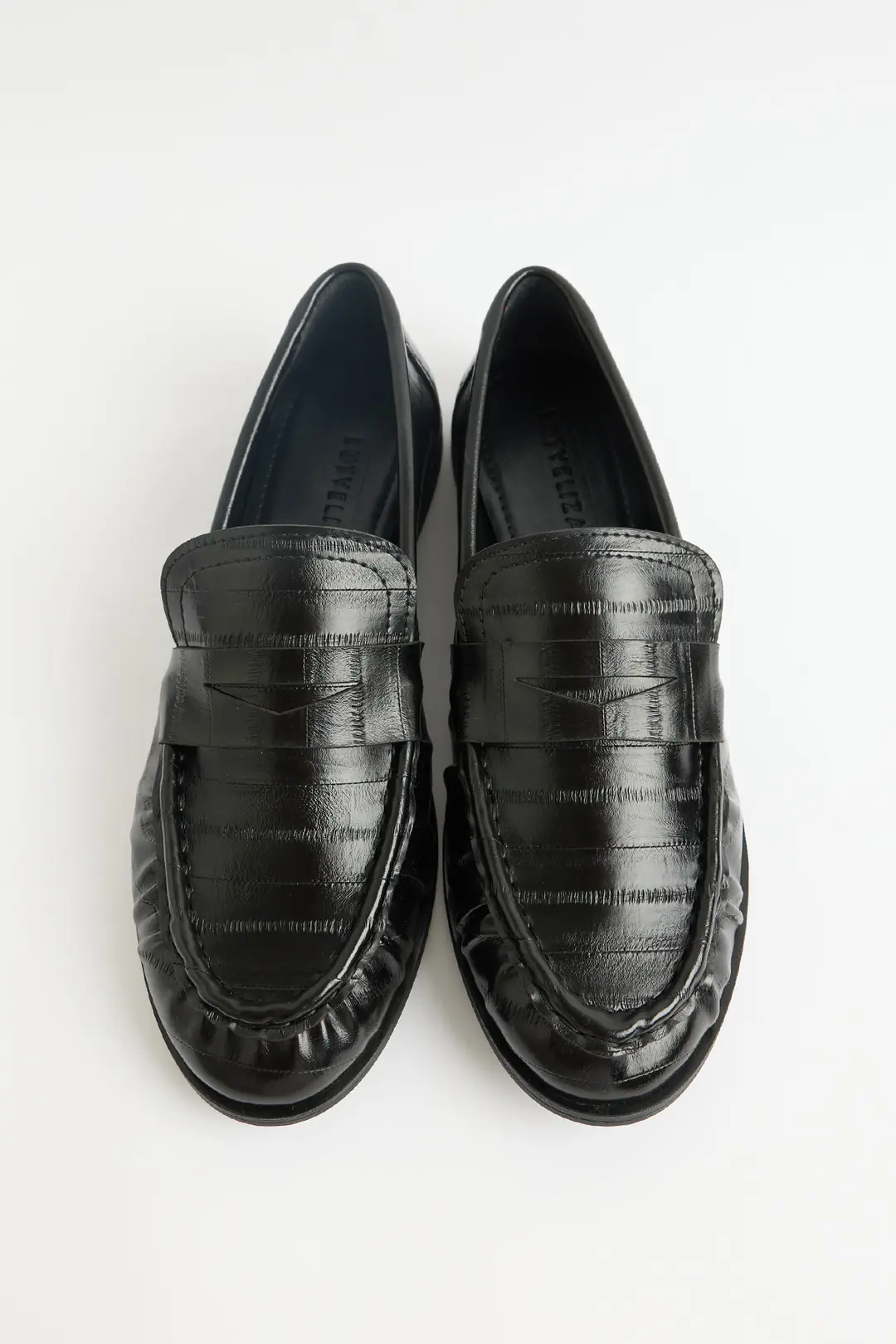 Loafer 2517 - Klasik Deri Görünümlü Oval Burun Kadın Loafer - Siyah Su Yolu